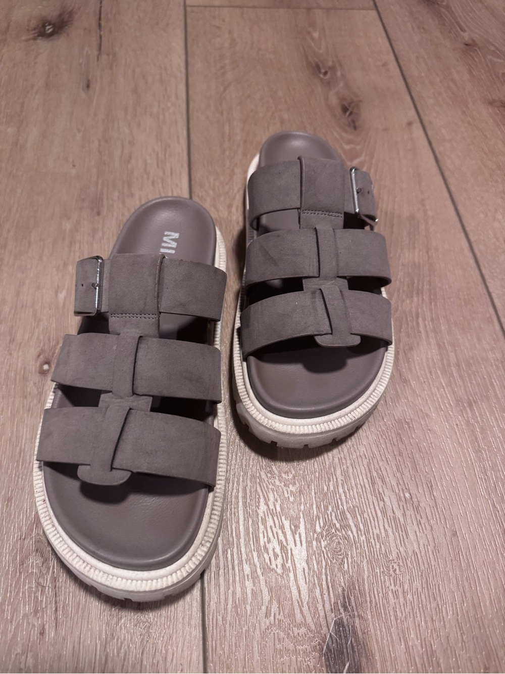 MIA Light Gray/Taupe Textured Treaded Sole Sandal